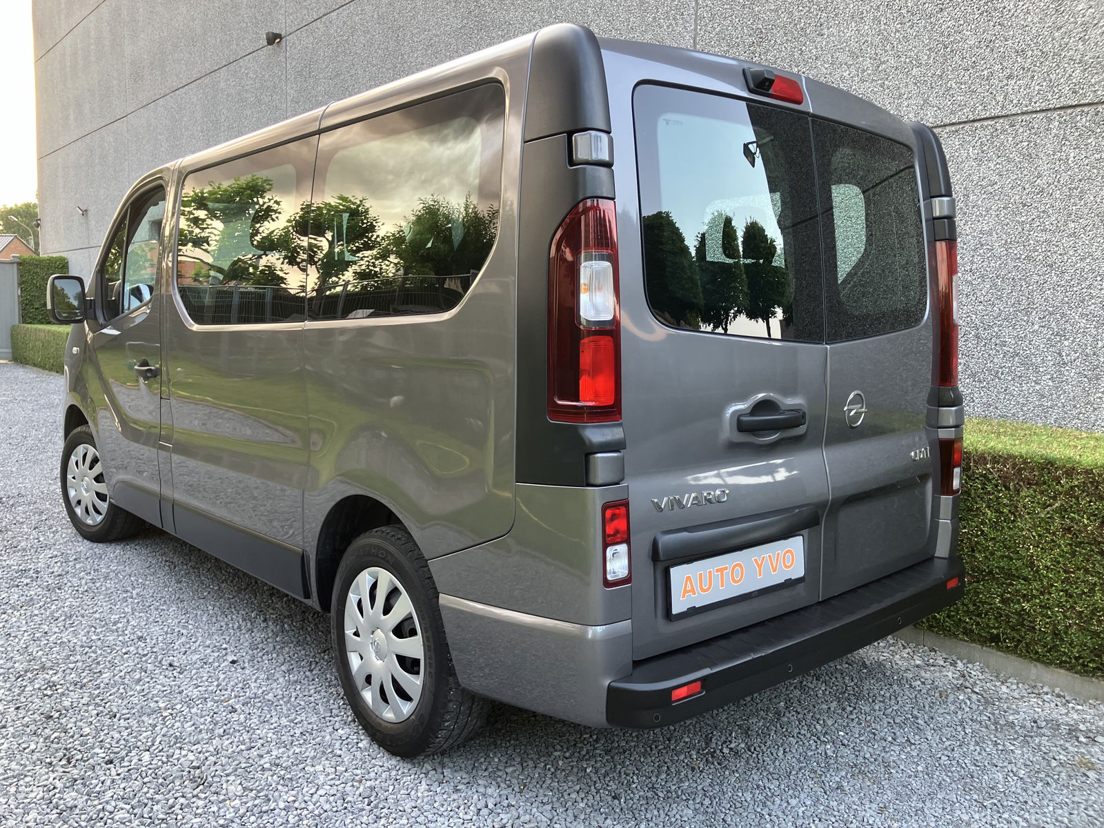 Opel_VIVARO TOUR_3