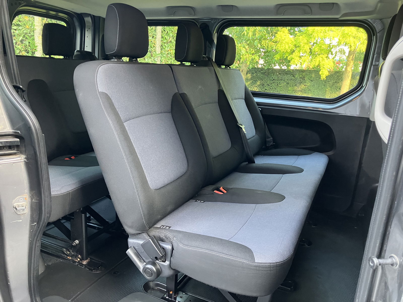 Opel_VIVARO TOUR_7