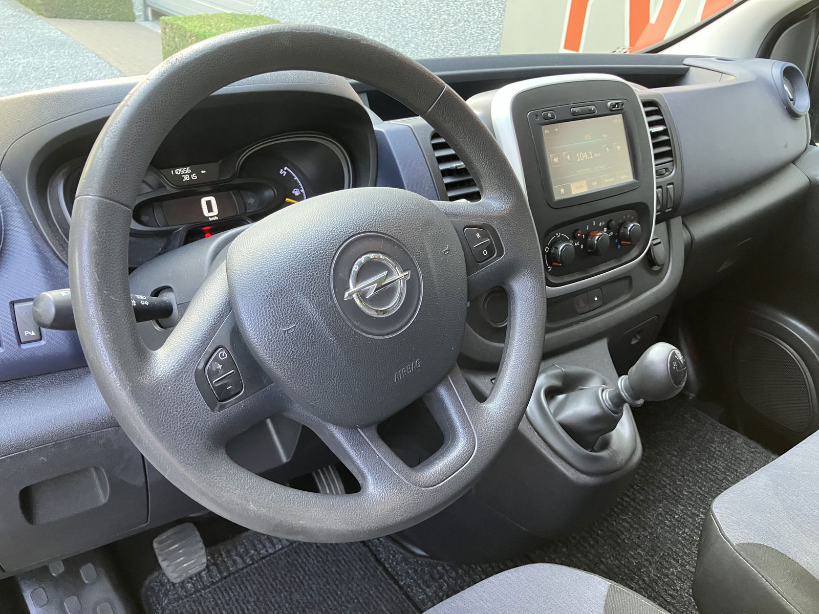 Opel_VIVARO TOUR_9