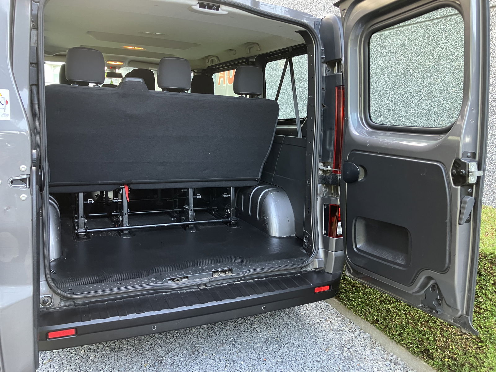 Opel_VIVARO TOUR_10