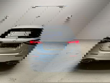 Mercedes A-Class 180 Hatchback AMG Line | Panoramisch Dak | Head-up Display | 360° Parkeerpakket | Memory Zetels | Smartphone integratie | verwarmde zetels | Widescreen |