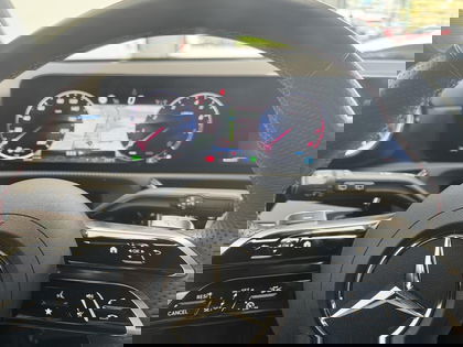 Mercedes A-Class 180 Hatchback AMG Line | Panoramisch Dak | Head-Up Display | 360° Parkeerpakket | Memory Zetels | Smartphone Integratie | Verwarmde Zetels | Widescreen |