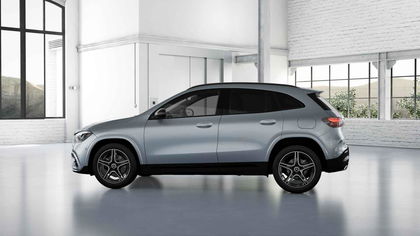 Mercedes GLA 180 D AMG Line | Panoramisch Dak | Head-Up Display | 360° Parkeerpakket | Memory Zetels | Smartphone Integratie | Widescreen | Verwarmde Zetels |