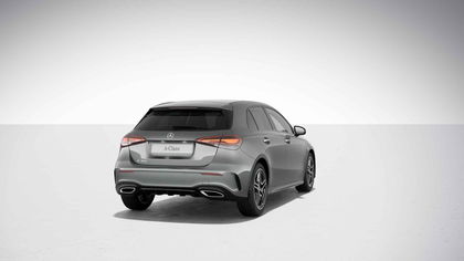 Mercedes A Klasse 180 Hatchback AMG Line | Panoramisch Dak | Head-Up Display | 360° Parkeerpakket | Memory Zetels | Smartphone Integratie | Verwarmde Zetels | Widescreen |