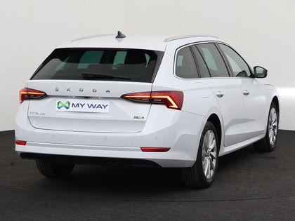 Skoda Octavia Combi Octavia Combi Clever 1.0 TSI m-HEV DSG7 / Cruise Control / Navi / Camera