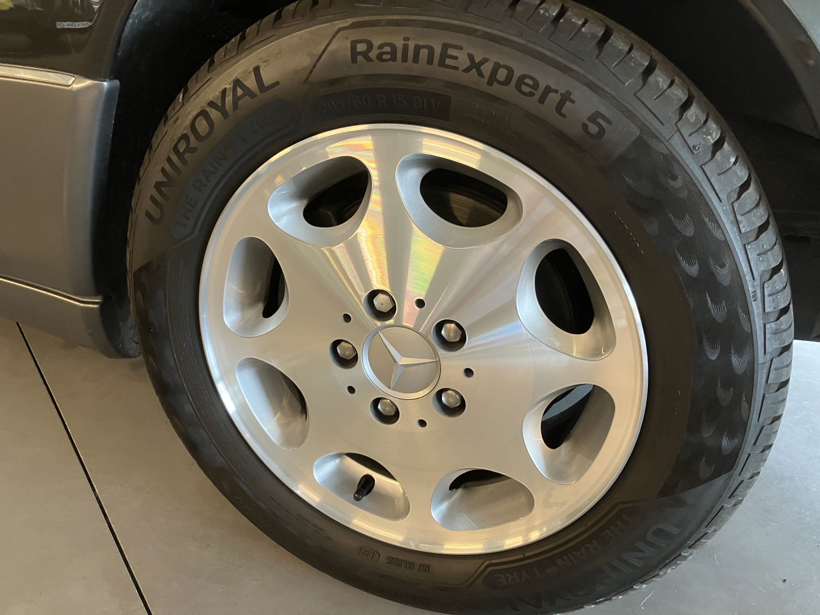 Mercedes_220_1