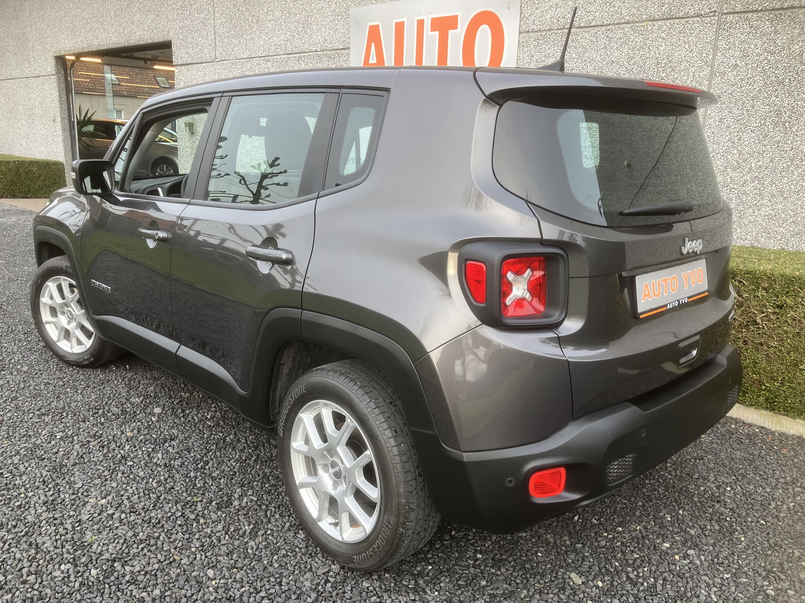 Jeep_RENEGADE_2