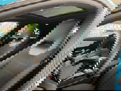 Mercedes CLA 180 Coupé AMG Line | Panoramisch Dak | Head-Up Display | 360° Parkeerpakket | Multibeam | Memory Zetels | Verwarmde Zetels | Smartphone Integratie | Widescreen |