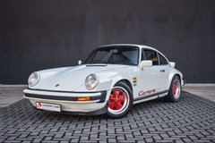 Porsche 911 CARRERA